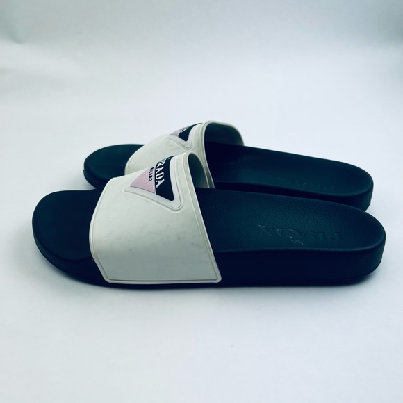 Prada: Black & White Rubber Flat Sandals Size: 8.5US - 38.5EU - Picture 3 of 7